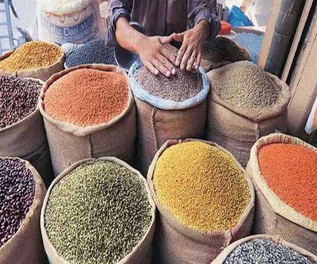 Stock Limit स्टॉक लिमिट लागू करने पर लखनऊ के व्यापारियों में नाराजगी