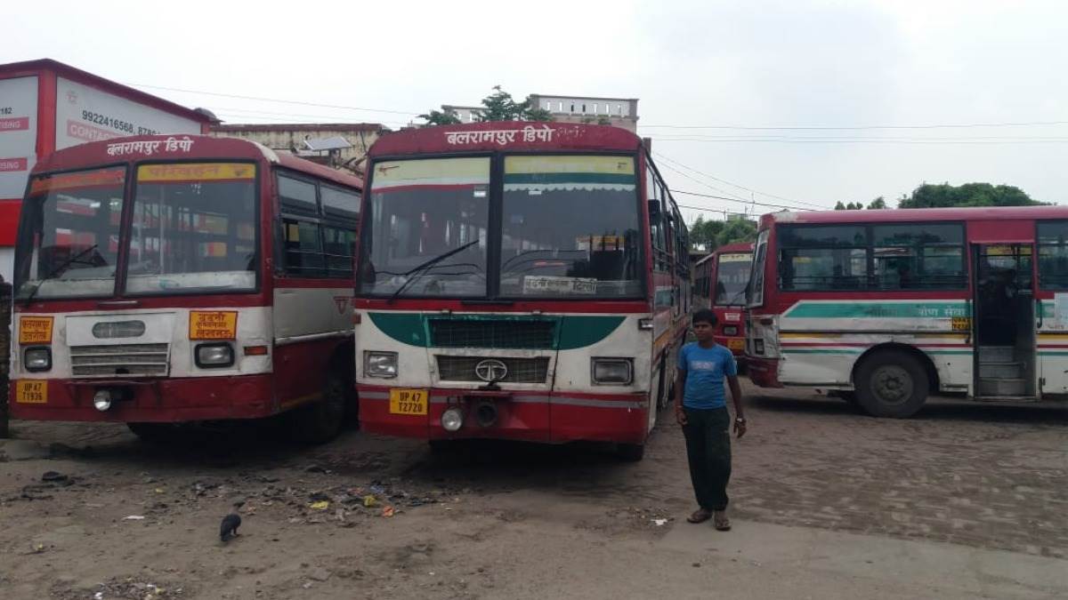 https://www.jagranimages.com/images/newimg/16072022/16_07_2022-balrampur_bus_station_1_22896405.jpg
