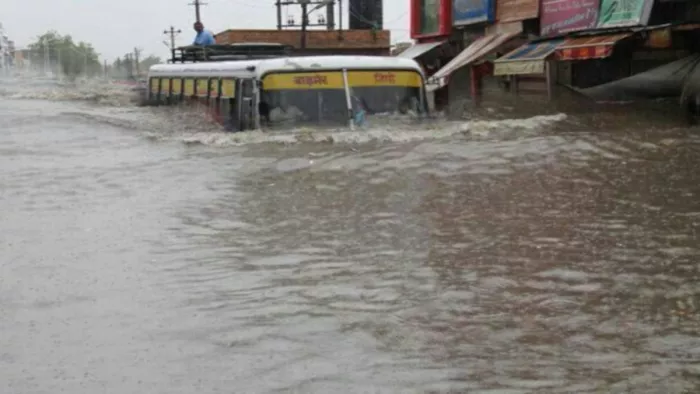 Rajasthan Rains: बारिश ने गंगानगर के पिछले 44 साल का रिकॉर्ड तोड़ दिया है।