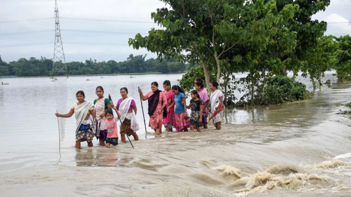 Assam Flood: असम के बिश्वनाथ जिले में बाढ़ से बिगड़े हालात, 32 हजार से अधिक लोग प्रभावित; सात की मौत