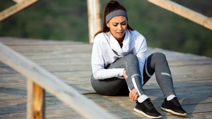 Joint Pain: इन गलतियों की वजह से होता है जोड़ों में दर्द