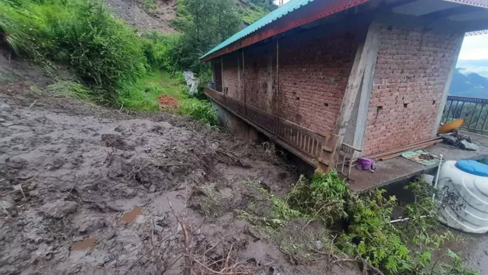 Mandi: मकान पर ल्हासा गिरने से 16 वर्षीय लड़के की मौत : जागरण