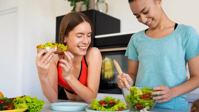 Healthy Diet: रोजाना सलाद खाने से सेहत को होने वाले फायदे
