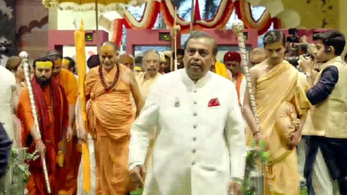 https://www.jagranimages.com/images/newimg/16072024/16_07_2024-ambani_wedding_2_23759425_134035900.jpg