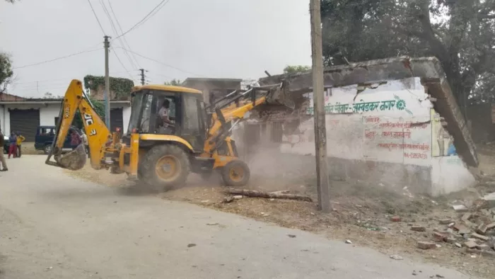 खेम सिंह कालोनी पर चलेगा बुलडोजर - प्रतीकात्मक फोटो।
