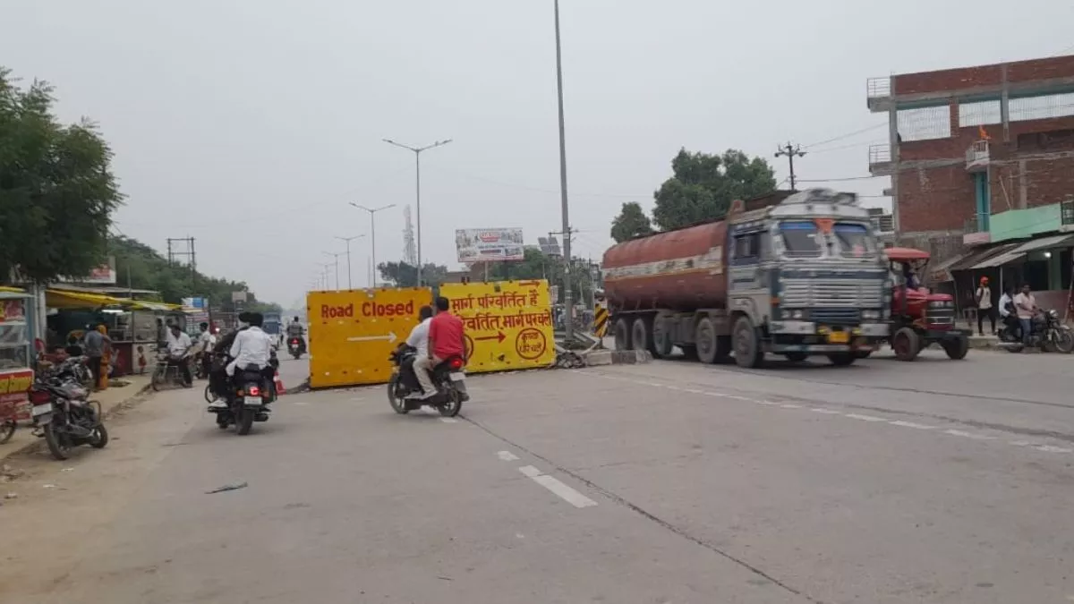 बनारस-लखनऊ हाईवे पर जलालपुर पुल में आई दरार, 4 साल पहले ही हुआ था निर्माण; NHAI ने बदला रास्ता