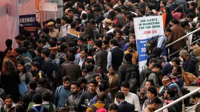 अर्थशास्त्री कौशिक बसु ने बेरोजगारी को बड़ी चुनौती बताया है।