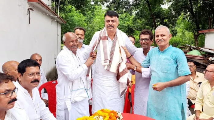 "एक मुलाक़ात अपनों के साथ" कार्यक्रम के तहत धनबाद जिला के प्रखंड अध्यक्षों से राजेश ठाकुर ने की भेंट।