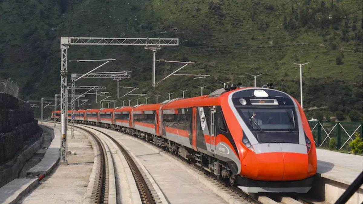 https://www.jagranimages.com/images/newimg/16072025/16_07_2025-aizawl_train_23986247.jpg