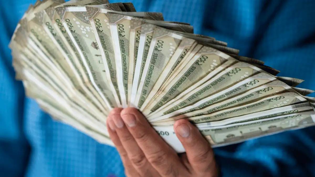 https://www.jagranimages.com/images/newimg/16072025/16_07_2025-bihar_government_salary_23985825.jpg