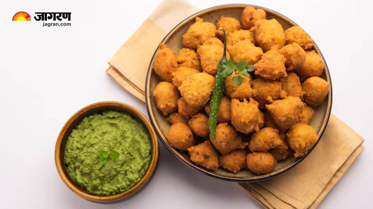 https://www.jagranimages.com/images/newimg/16072025/16_07_2025-moong_dal_pakora_recipe_23986004.jpg