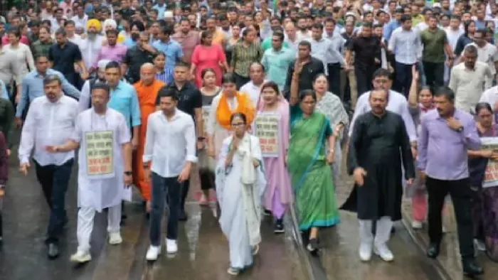 सीएम ममता ने कहा- जिनका नाम मतदाता सूची में नहीं, उन्हें भेजें जेल
