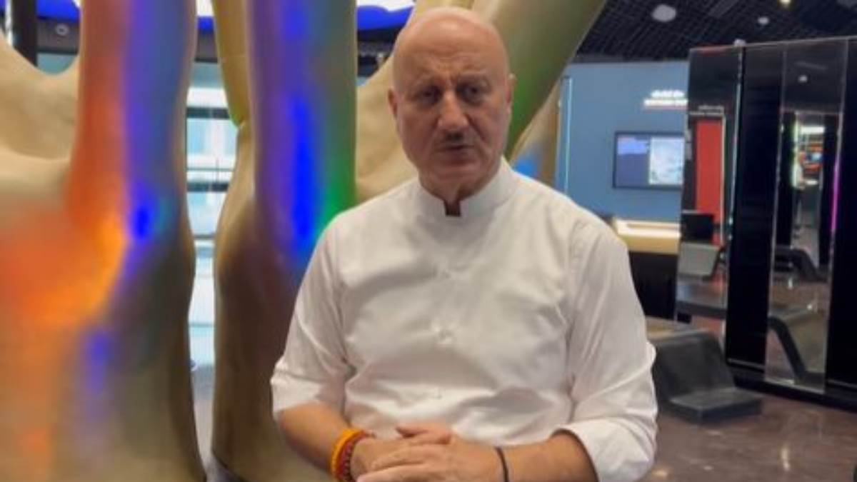 anupam kher give a scathing reaction to killing of kashmir pandit said this is happening for the last 30 years