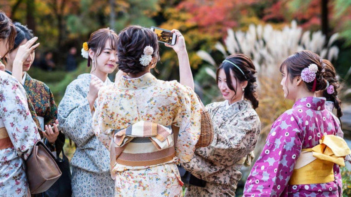 china woman detained interrogated by chinese police for wearing japanese kimono dress