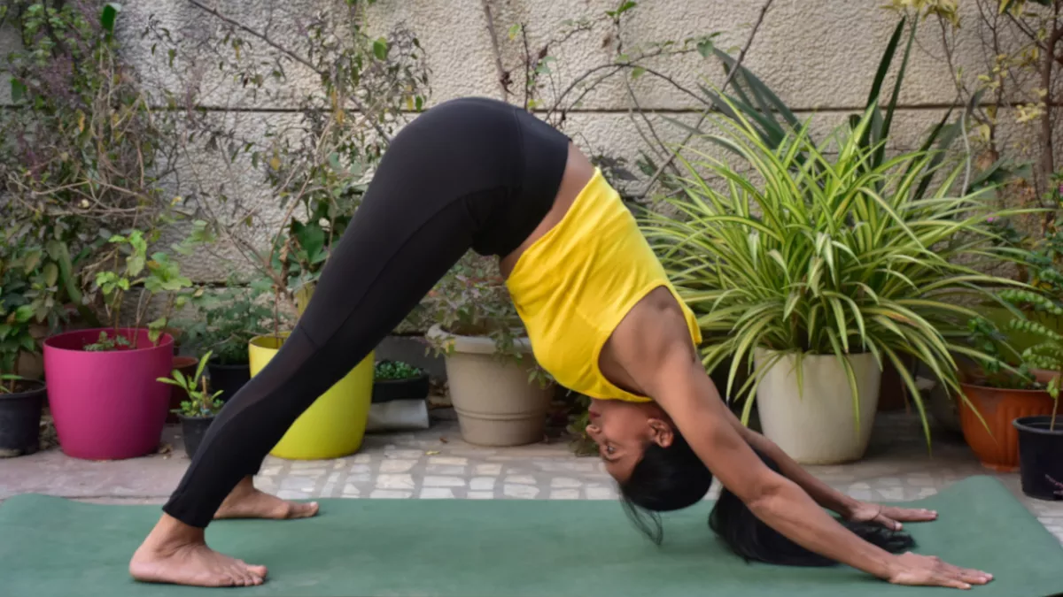Yoga For Migraine: माइग्रेन दर्द को दूर भगाने के लिए रोजाना करें इन आसनों का अभ्यास, होंगे और भी कई फायदे