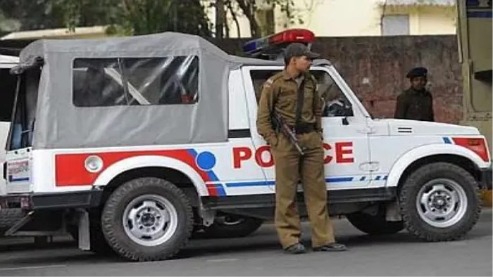 पुलिस शिकायत दर्ज कर कर रही मामले की जांच।
