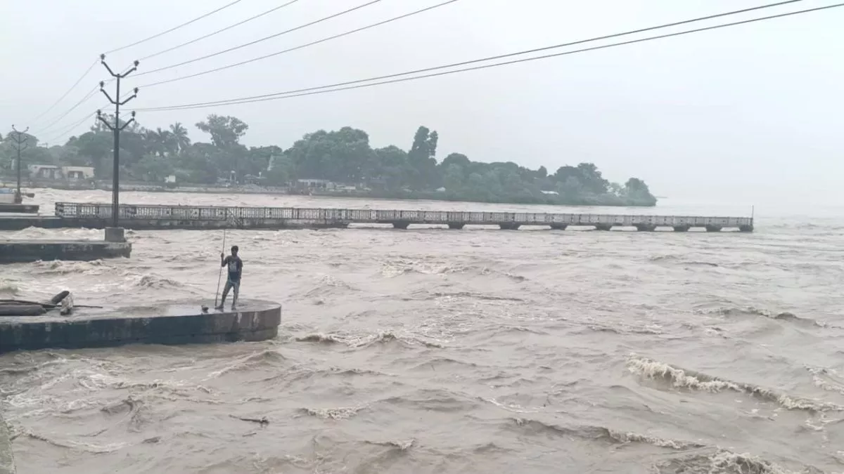 Bihar Flood News: 33 साल का रिकॉर्ड तोड़ शांत हुई कोसी, रातभर में खप गया बराज का 4.62 लाख क्यूसेक पानी