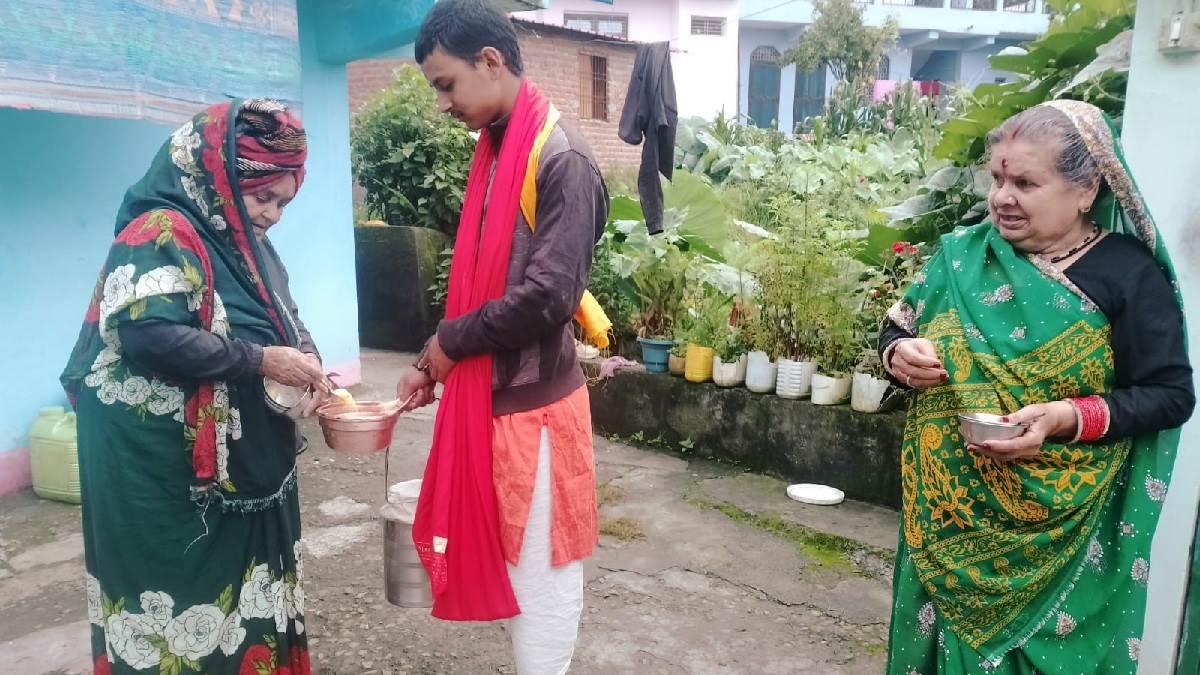 even today priests of maa kadai devi temple circumambulate 25 villages of sui vishung barefoot