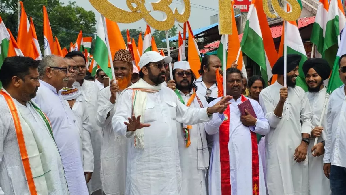संबलपुर में कांग्रेस ने निकाली तिरंगा और सर्वधर्म रैली, बलिदानियों के अधूरे सपनों को पूरा करने का किया आह्वान