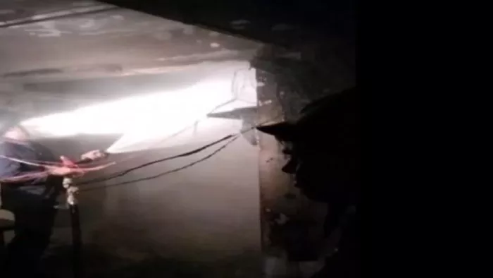 महाराष्ट्र के ठाणे में अपार्टमेंट में लगी भीषण आग।