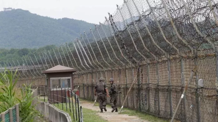 उत्तर कोरिया की सेना ने घुसपैठ करने पर किंग को हिरासत में ले लिया था और सेना जांच कर रही-