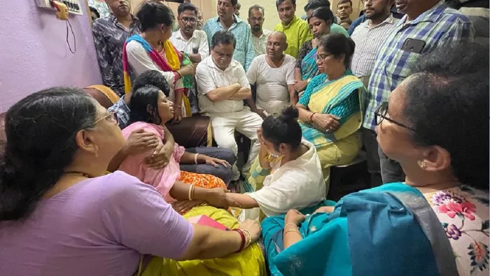 जादवपुर विश्वविद्यालय के मृत छात्र के परिजनों से मिला टीएमसी प्रतिनिधिमंडल
