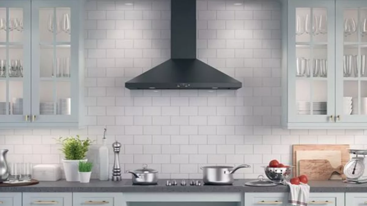 खाना बनाते वक्त खासी से हैं परेशान? बेस्ट Faber और Hindware ब्रांड की Chimney घर आने से डरकर भागेगा धुआं!
