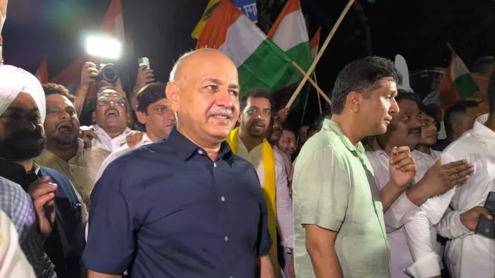 मनीष सिसोदिया ने शुक्रवार को दिल्ली में पदयात्रा की। जागरण फोटो