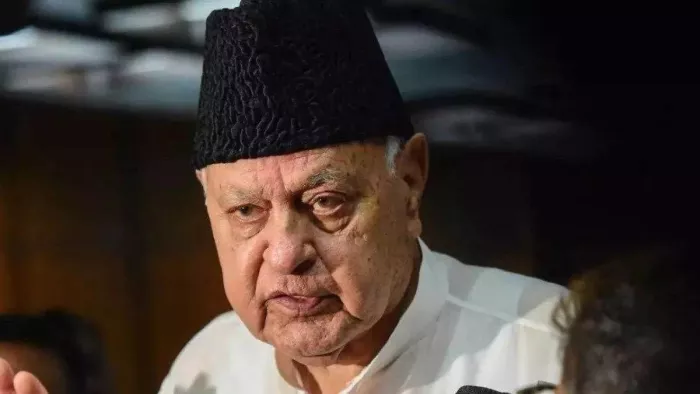 जम्मू-कश्मीर के विभिन्न राजनीतिक दलों की प्रतिक्रिया सामने आई है (फारूक अब्दुल्ला)