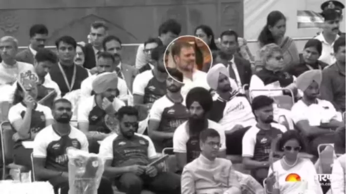 राहुल गांधी के सीटिंग पोजीशन पर विक्रमादित्य सिंह ने आपत्ति जताई है। (जागरण फाइल फोटो)