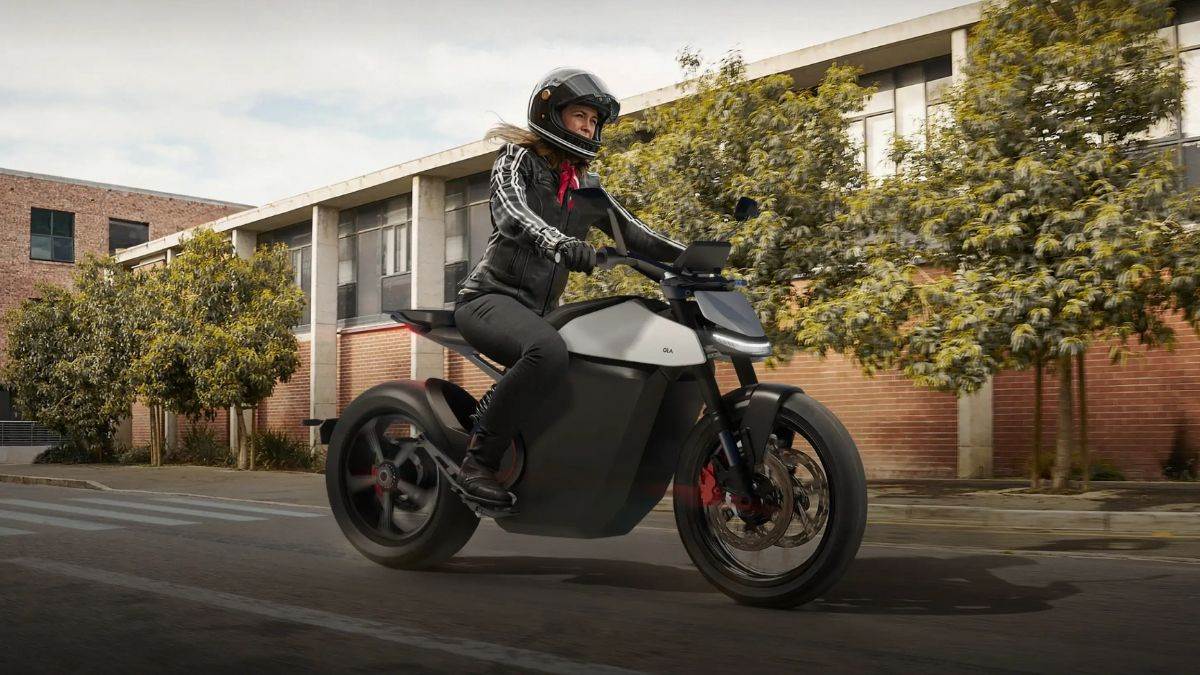 https://www.jagranimages.com/images/newimg/16082024/16_08_2024-ola_roadster_pro_23779462.jpg