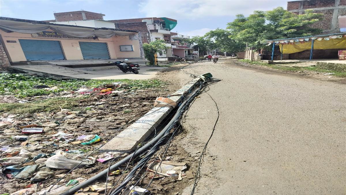 varanasi power outage drunk driver knocks down poles disrupting electricity