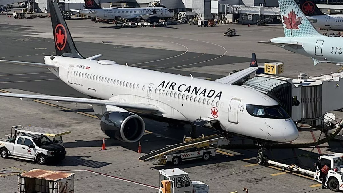 Air Canada: हड़ताल पर गए एअर कनाडा के क्रू मेंबर्स, कपंनी ने सैकड़ों उड़ानें की रद; लाखों यात्री होंगे परेशान