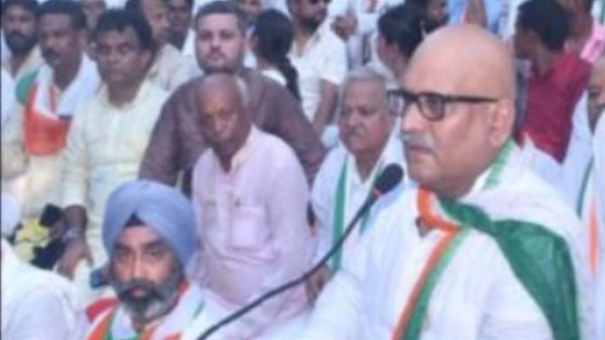 https://www.jagranimages.com/images/newimg/16082025/16_08_2025-ajay_rai_24015063.jpg