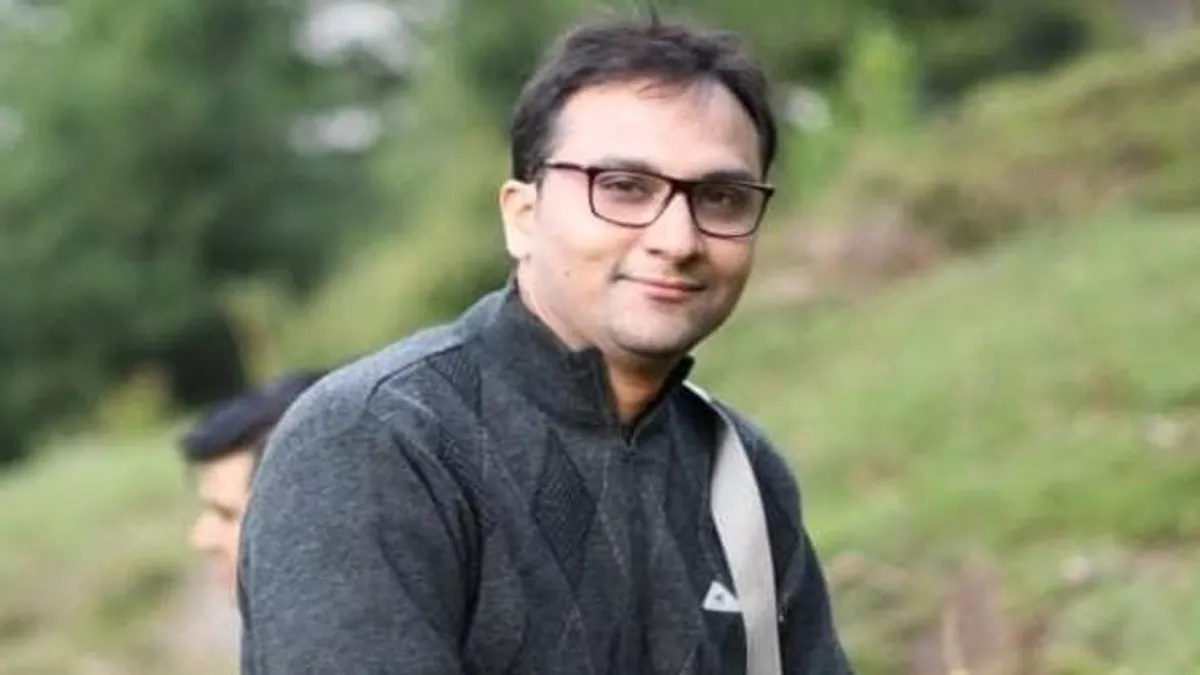 स्वतंत्रता के सारथी: थियेटर से पढ़ाई की नई राह गढ़ रहे हैं आशीष शर्मा, कला को दे रहे संरक्षण