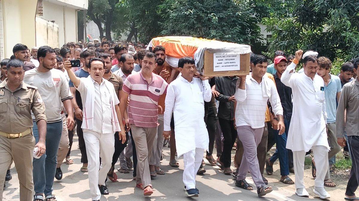 tragic death assam rifles jawans body arrives in muzaffarnagar