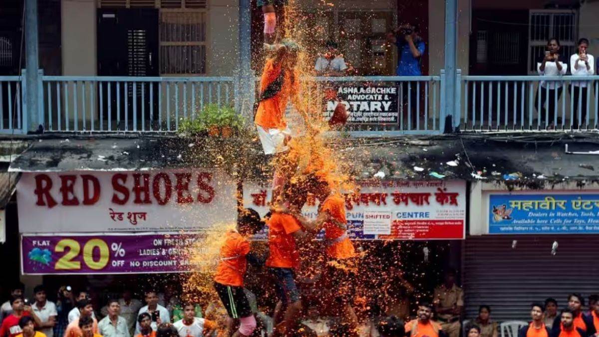 https://www.jagranimages.com/images/newimg/16082025/16_08_2025-mumbai_dahi_handi_24015249.jpg