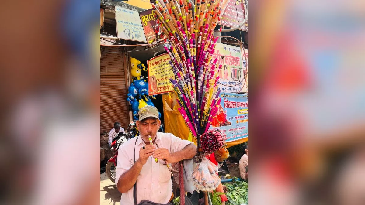 Krishna Janmashtami Mathura 2025: कान्हा की नगरी को बांसुरी के सुरों से सजा रहे पीलीभीत के नवाब