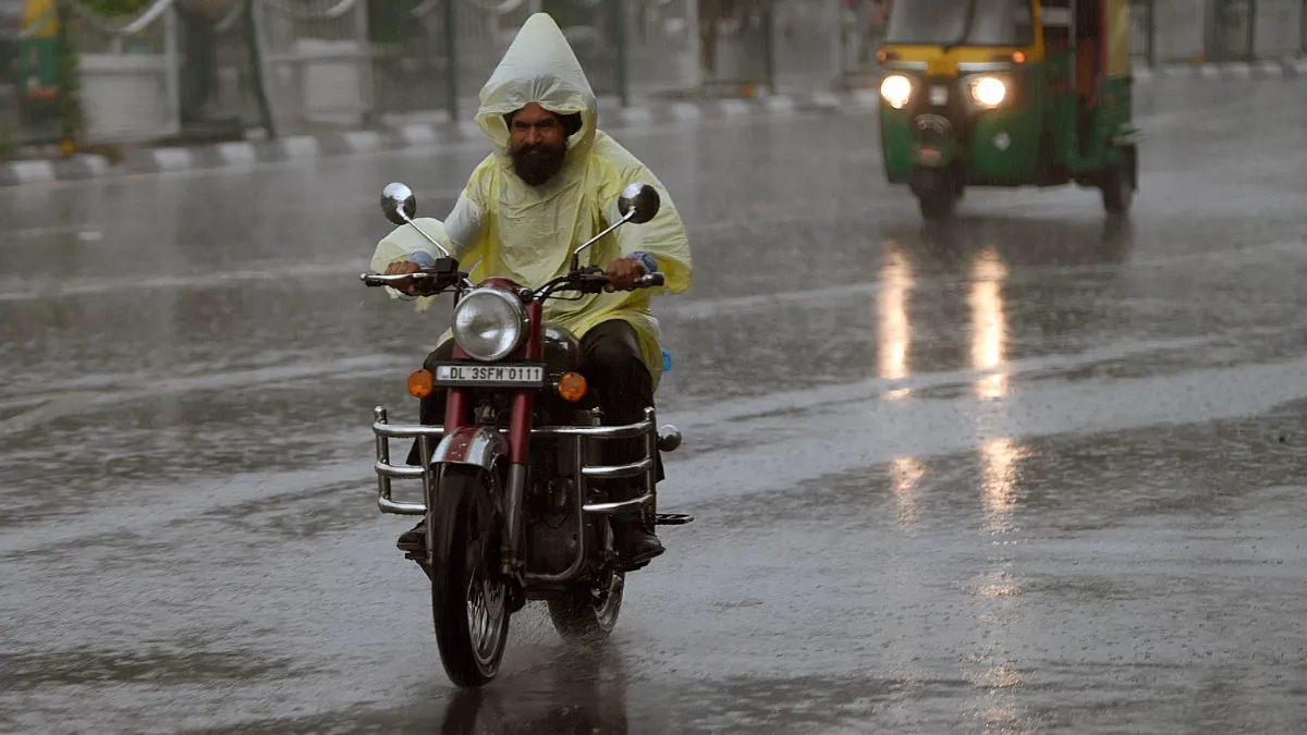 Delhi Weather: दिल्ली-NCR में फिलहाल जारी रहेगा बारिश का दौर, IMD ने बताया कब तक रहेगा मौसम खुशनुमा