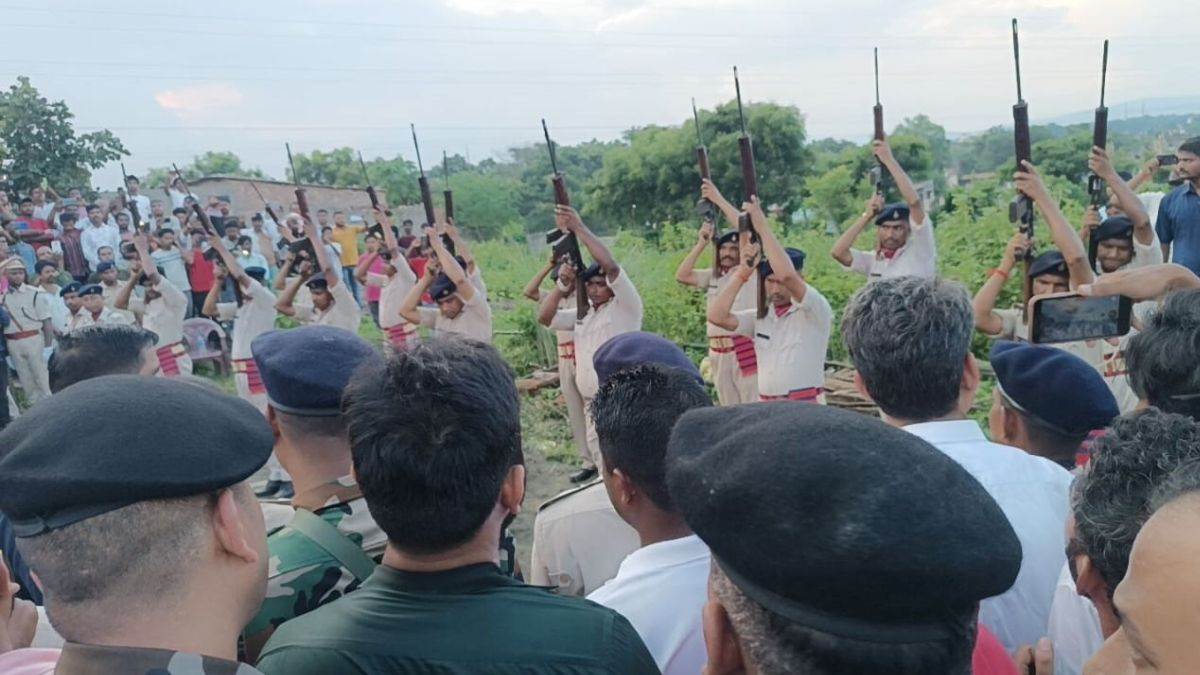 https://www.jagranimages.com/images/newimg/16082025/16_08_2025-ramdas_soren_state_honor_24015349.jpg