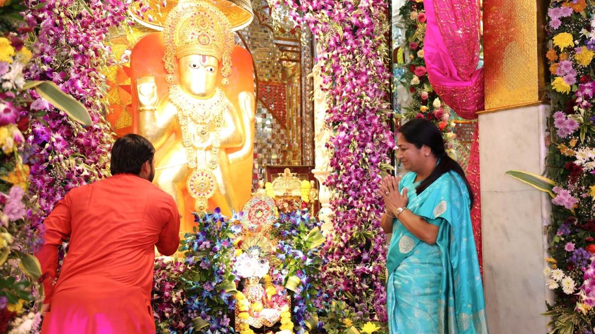 ncr janmashtami celebrations cm rekha gupta prays for delhis prosperity