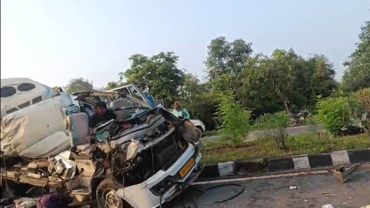 https://www.jagranimages.com/images/newimg/16082025/16_08_2025-road_accident__1_24014817.jpg