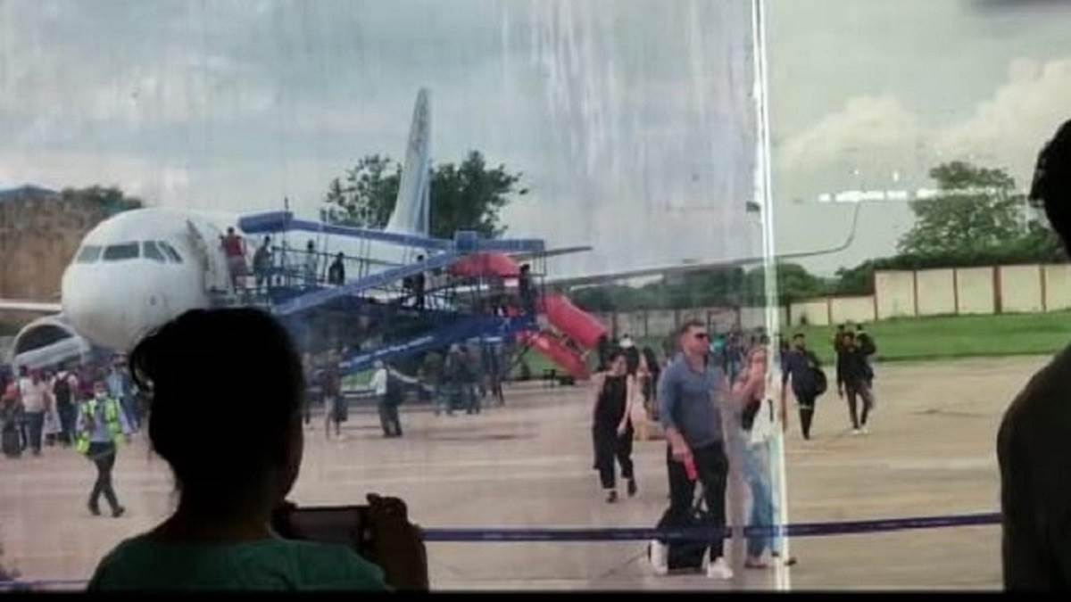 https://www.jagranimages.com/images/newimg/16092022/16_09_2022-chakeri_airport_23074880_185431831.jpg