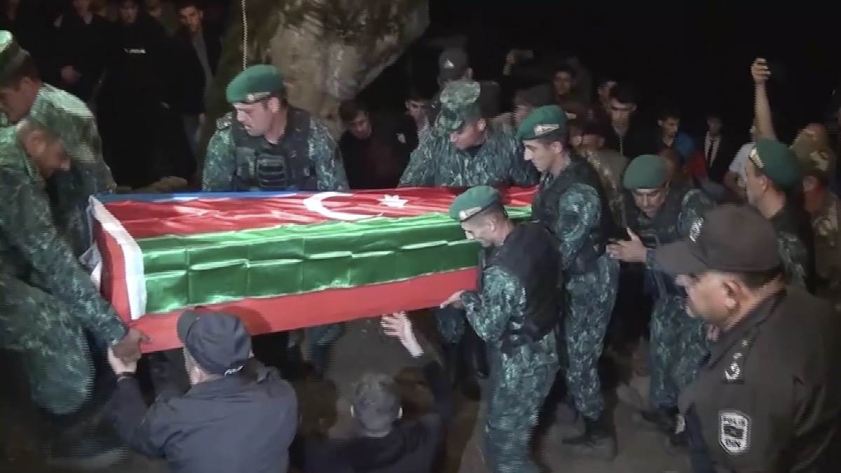 https://www.jagranimages.com/images/newimg/16092022/16_09_2022-coffin_of_azeri_serviceman_23075539.jpg