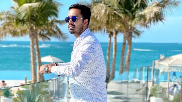 दीपक भाटिया का कहना है कि जम्मू-कश्मीर में पर्यटकों के लिए बड़े प्रोजेक्ट पर काम कर रहे हैं।