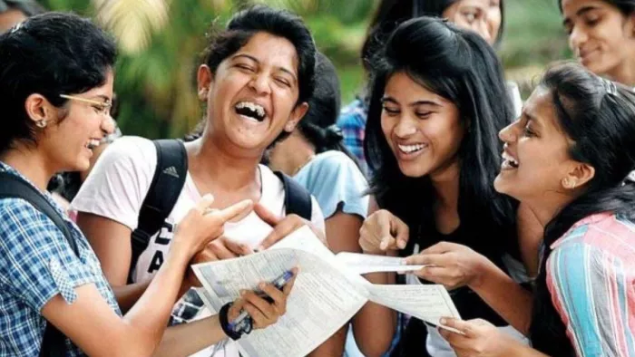 दिल्ली यूनिवर्सिटी ने छात्राओं की एडमिशन के संबंध में बड़ा फैसला लिया है।