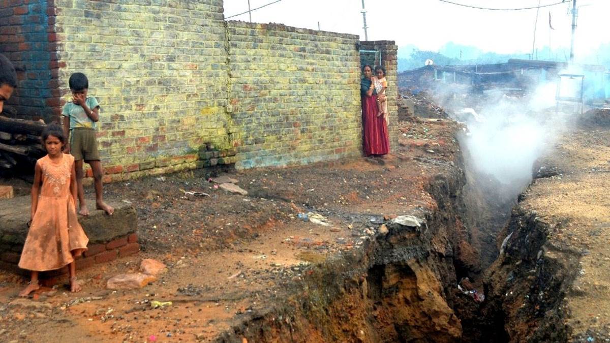 jharia fire area bccl released an order to vaccate fire area in jharia dhanbad jharkhand news