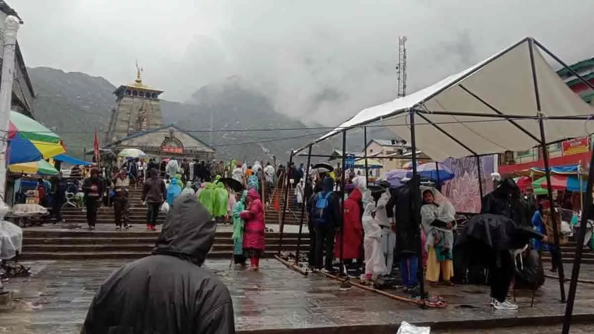Uttarakhand Weather: बारिश के चलते केदारनाथ जा रहे छह हजार यात्रियों को रोका, स्कूलों में शनिवार को भी छुट्टी