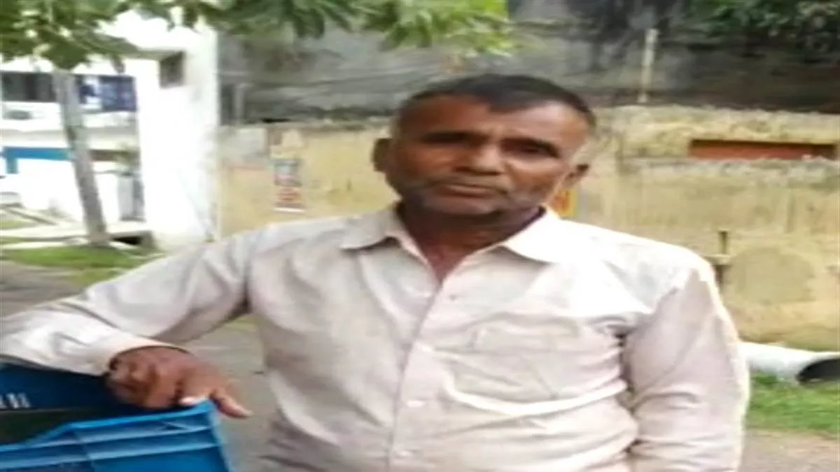 बरेली में पकड़ा गया घिनौनी हरकत करने वाला शरीफ, हिंदू आबादी में लघुशंका कर बेच रहा था सब्जियां