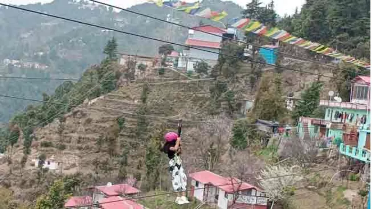 Uttarakhand Tourist Places: अगर आपको है पहाड़ों पर घूमने का शौक तो चले आइए उत्‍तराखंड के इन हिल स्‍टेशन पर